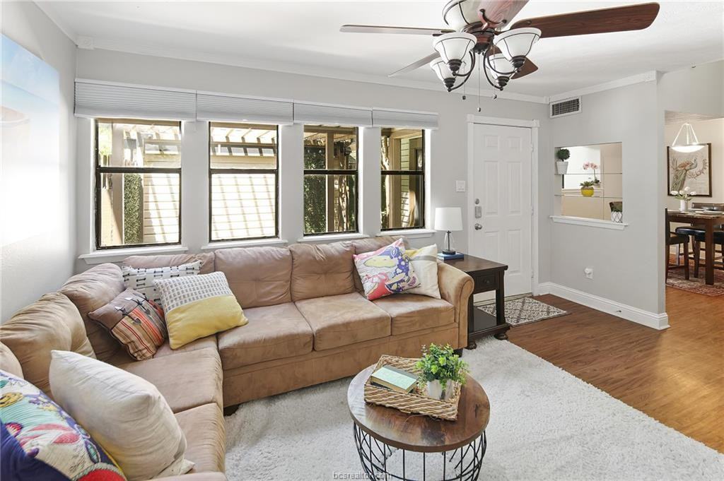 2411 De Lee St #5 - Photo 4 of 26