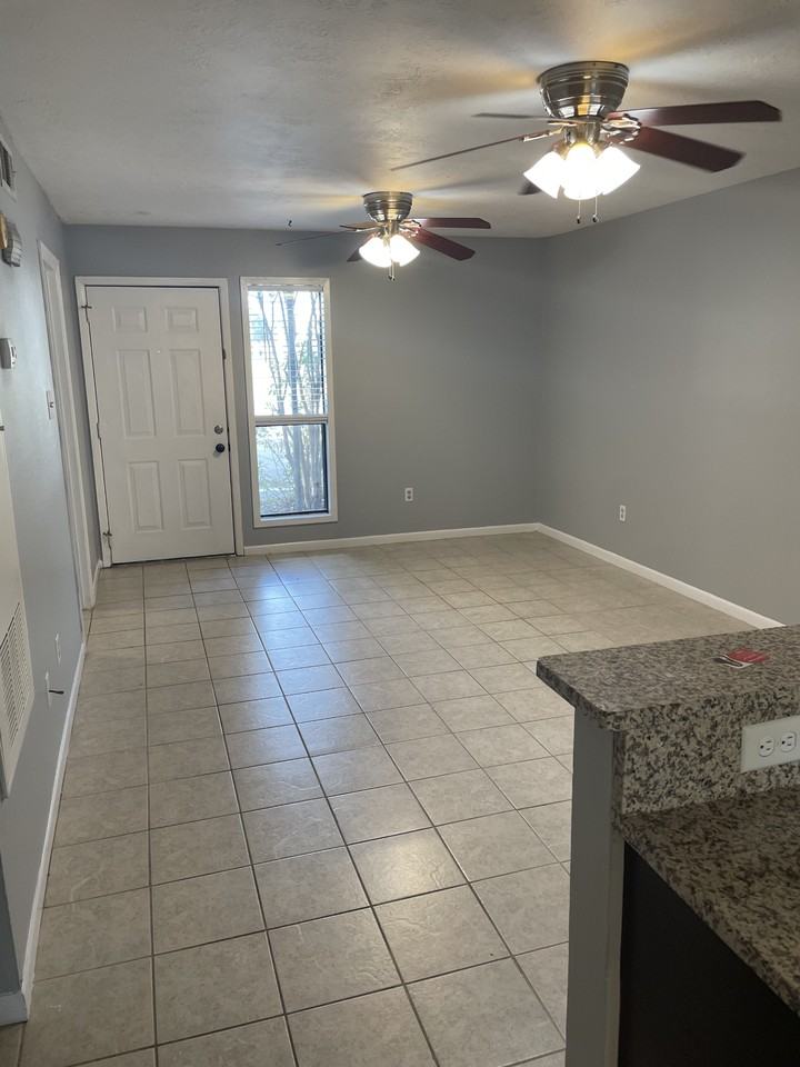 1800 Treehouse Trl - Photo 2 of 23