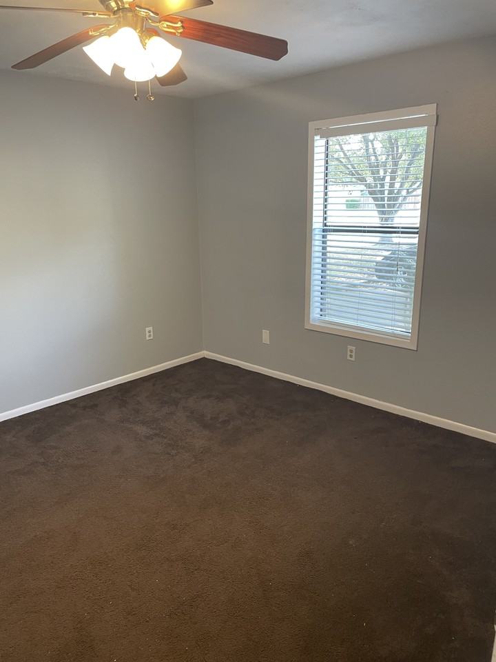 1800 Treehouse Trl - Photo 5 of 23