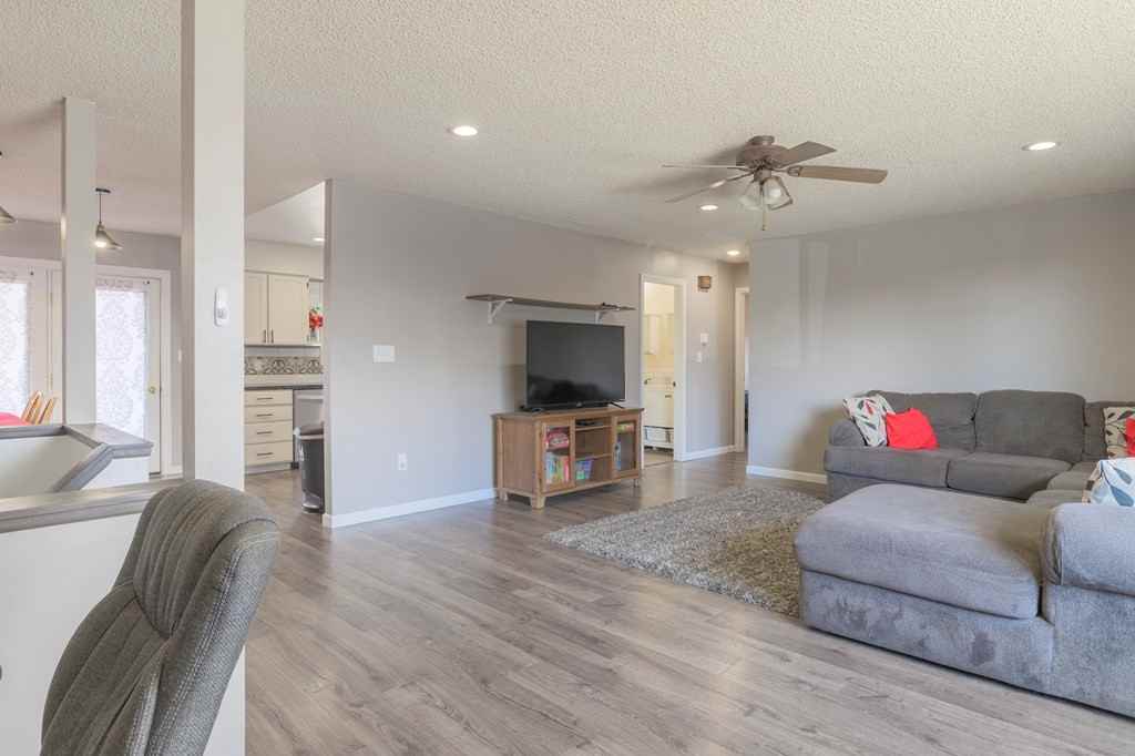 454 Hamilton Way - Photo 3 of 16