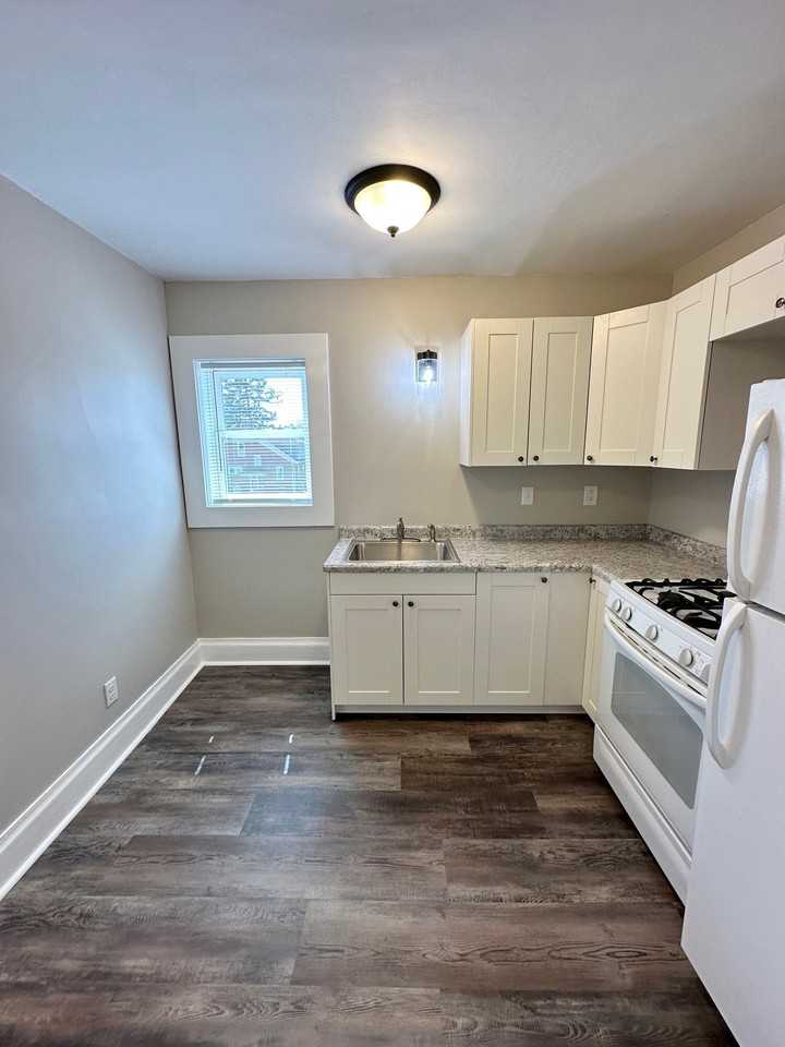 226 Griffing Ave - Photo 3 of 20