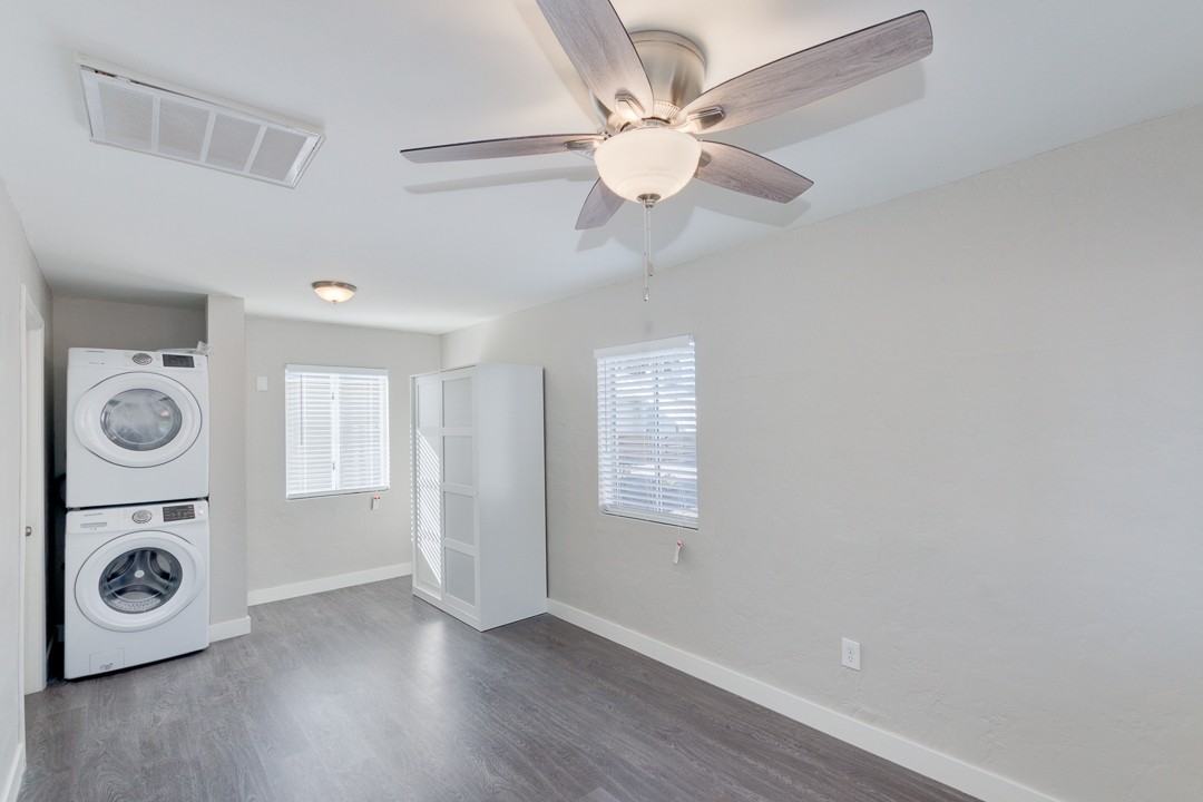 4249 N 17Th St - Photo 3 of 5
