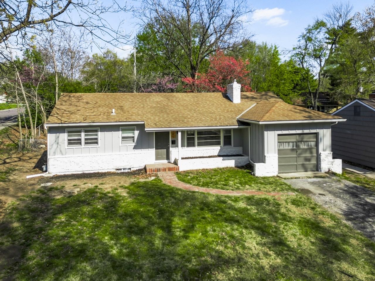7701 Mohawk Dr - Photo 4 of 35