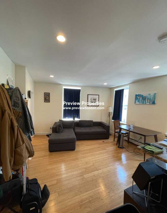 Maverick St #3P - Photo 2 of 9