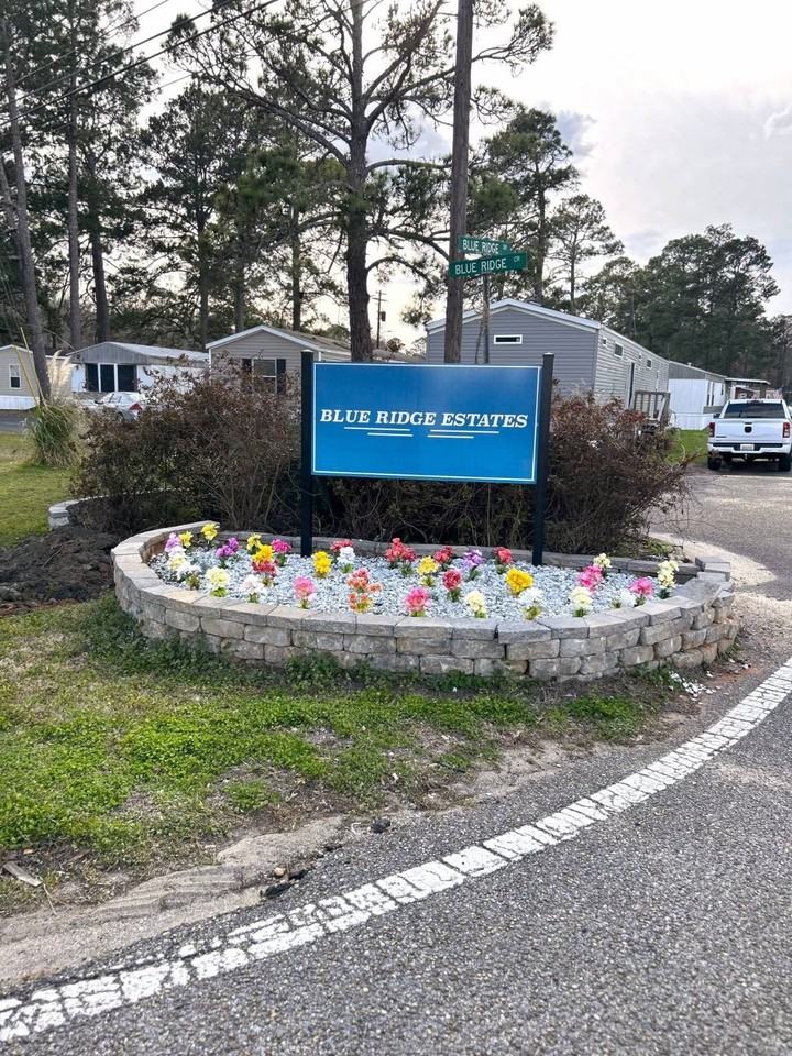 1844 Blue Ridge Dr - Photo 3 of 10