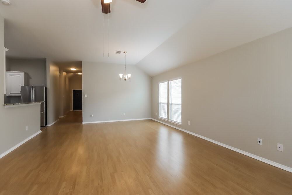 15823 Scenic Water Dr - Photo 4 of 16