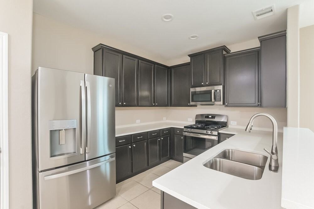 339 Sea Breeze Dr - Photo 6 of 17