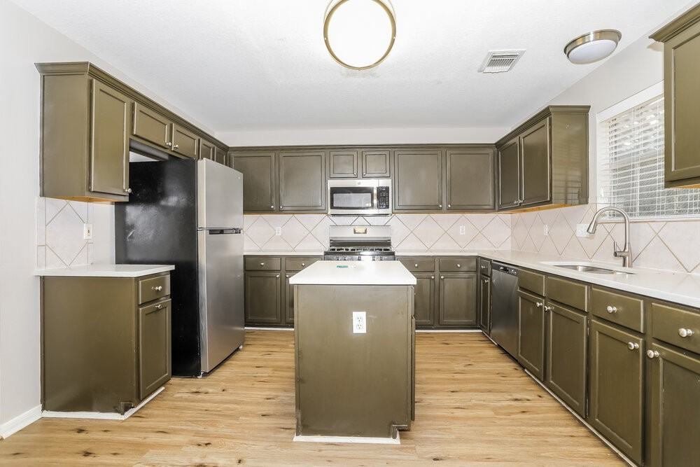 740 Pateway Ct - Photo 6 of 17