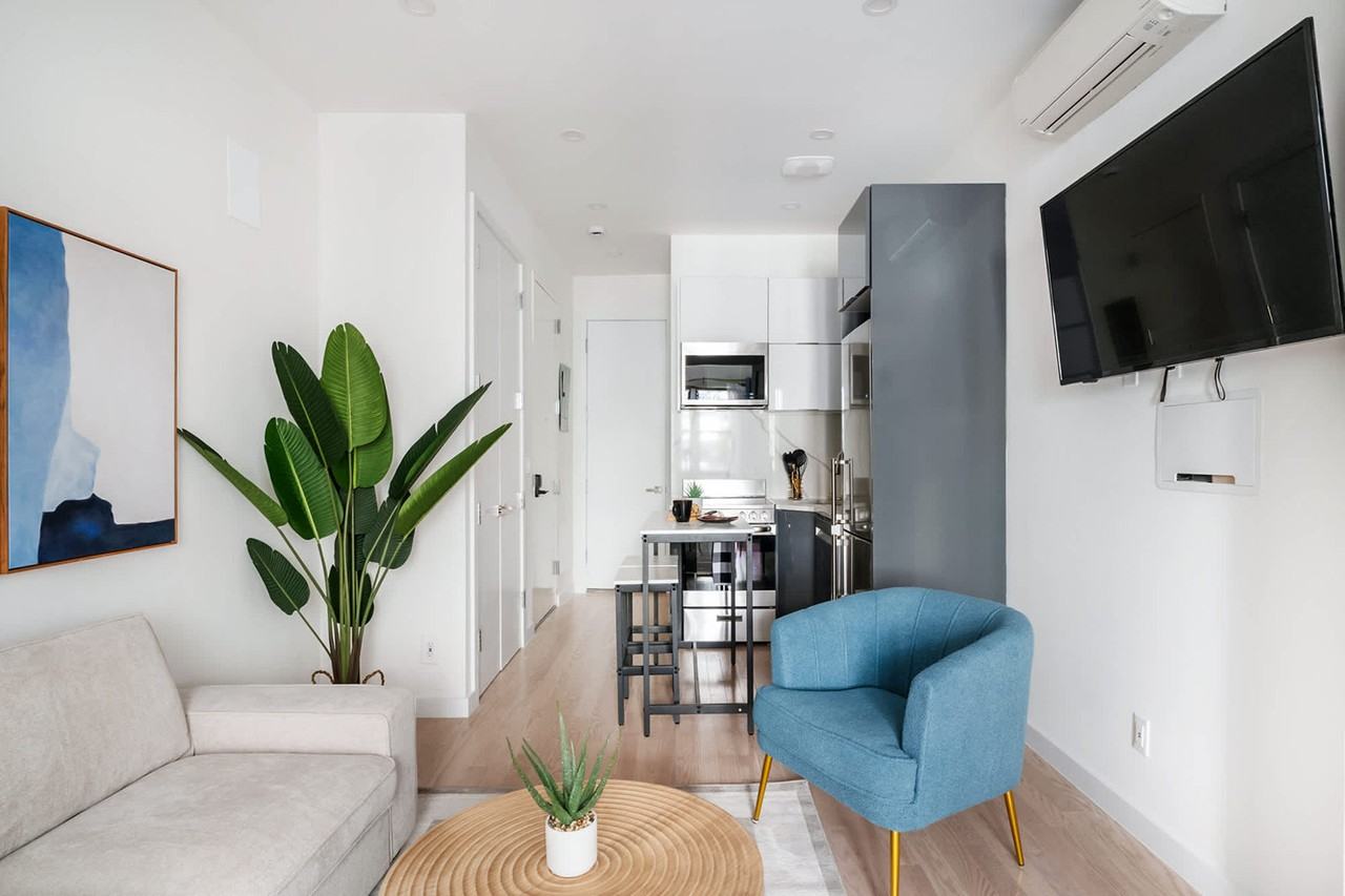 317W E 14th St #1062736P - Photo 2 of 22