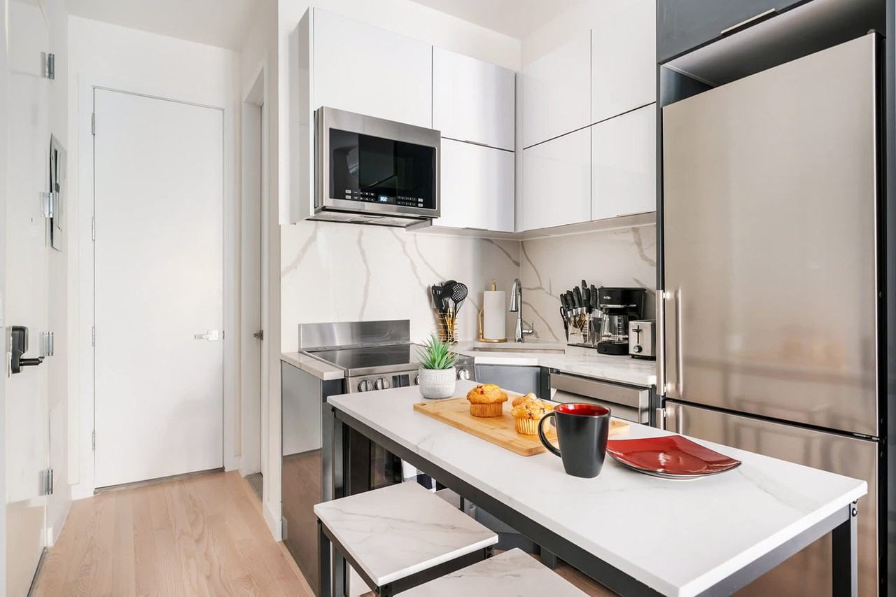 317W E 14th St #1062736P - Photo 7 of 22