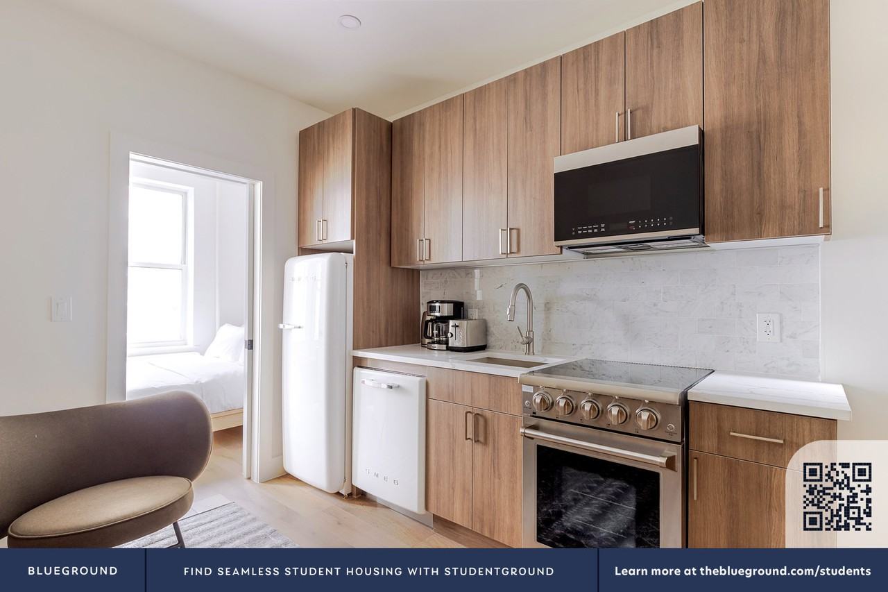 190 Avenue Of The Americas #1829 - Photo 7 of 21