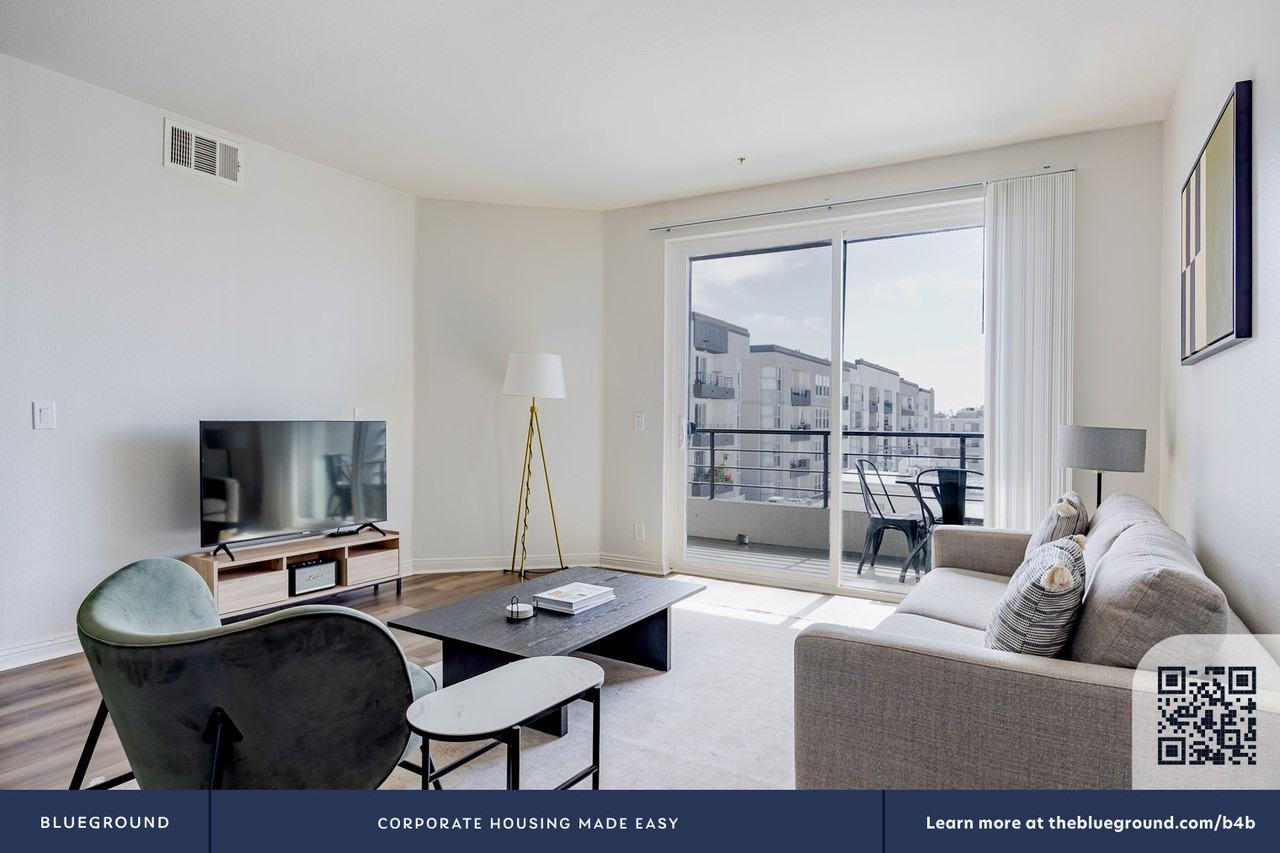 13603 Marina Pointe Drive - Photo 6 of 41