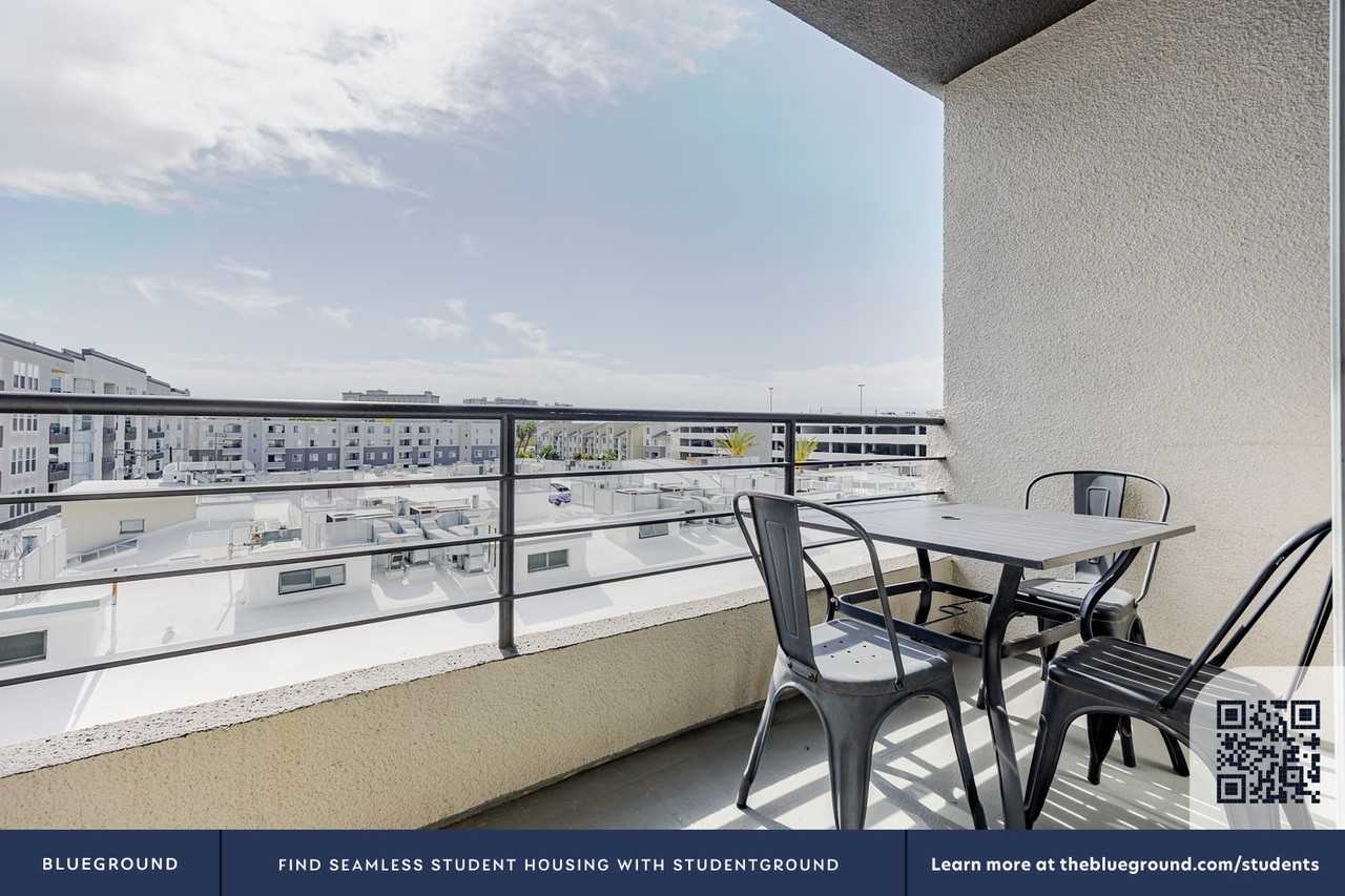 13603 Marina Pointe Drive - Photo 7 of 41