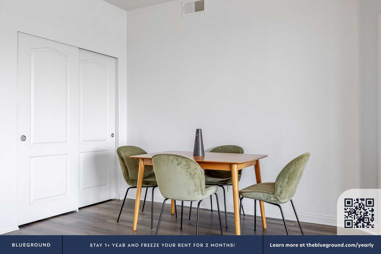 13603 Marina Pointe Drive - Photo 7 of 40