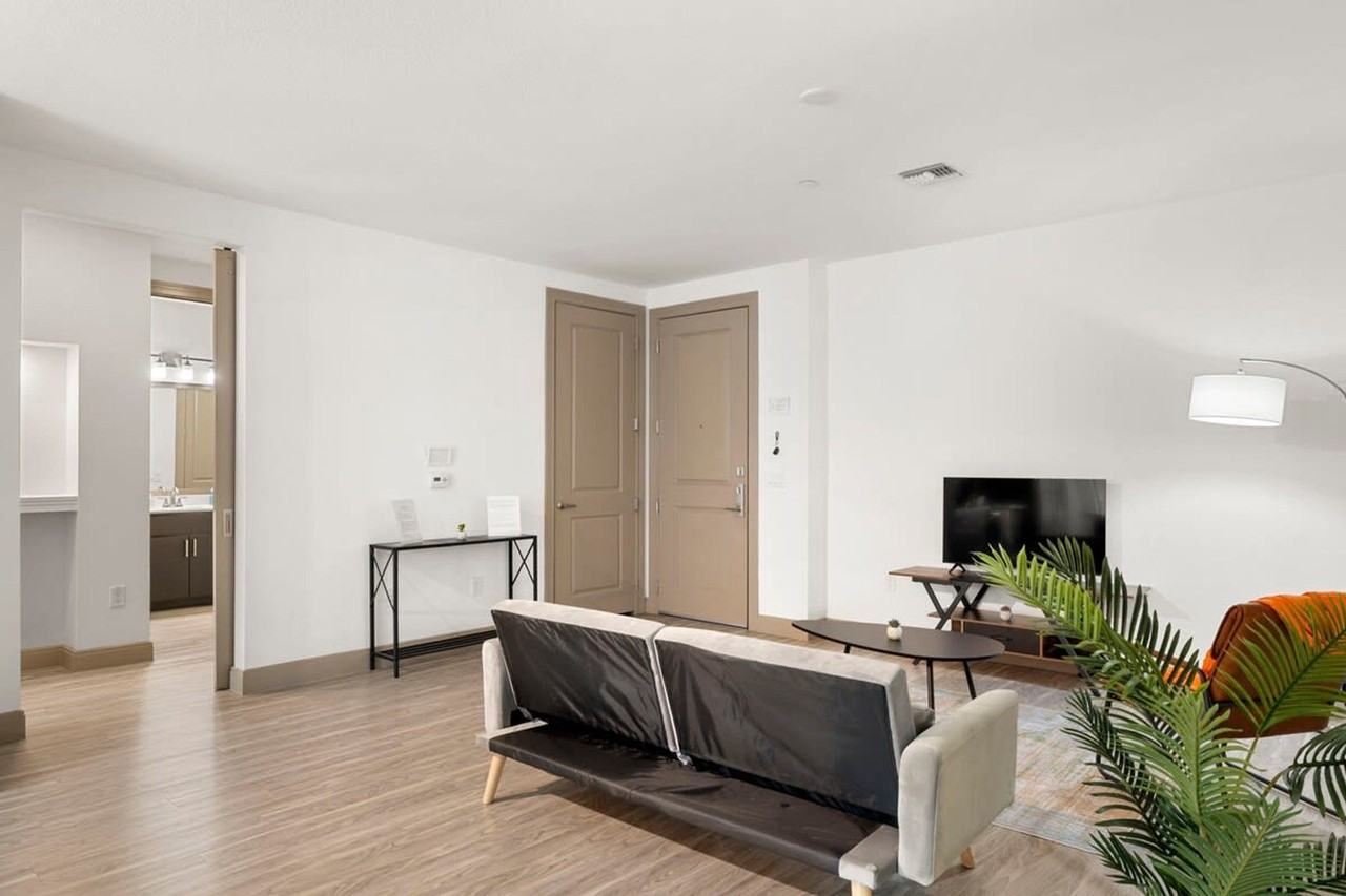 555 N College Ave #1014439P - Photo 3 of 17