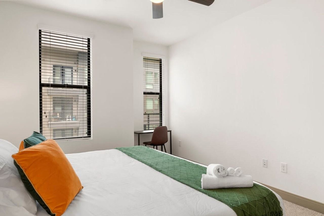 555 N College Ave #1014439P - Photo 7 of 17