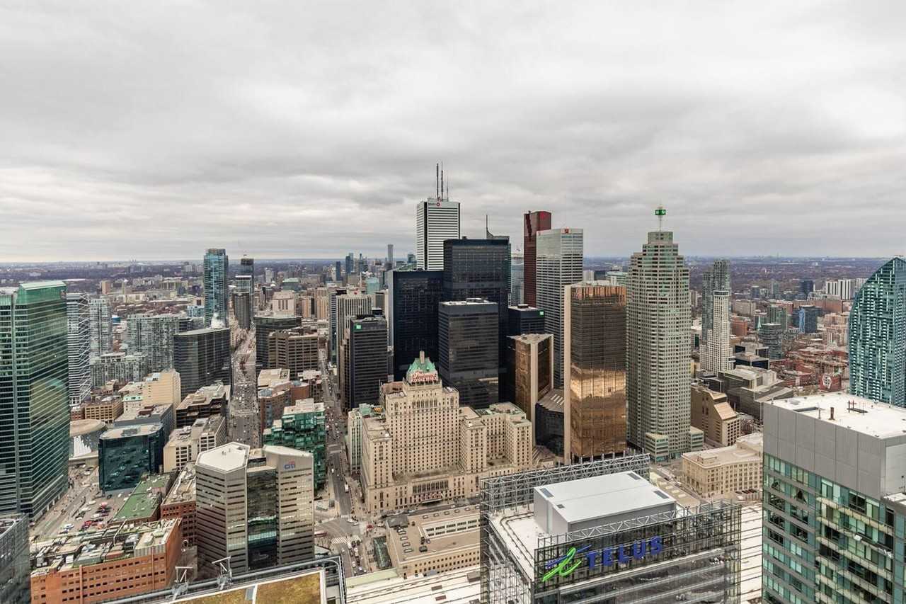 19 Grand Trunk Crescent - Photo 5 of 53