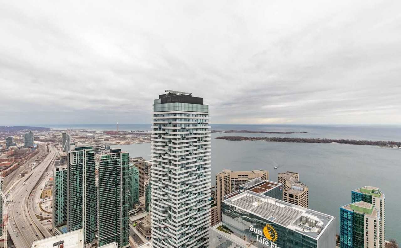 19 Grand Trunk Crescent - Photo 7 of 53