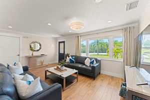 featured image of 931 S 4th St