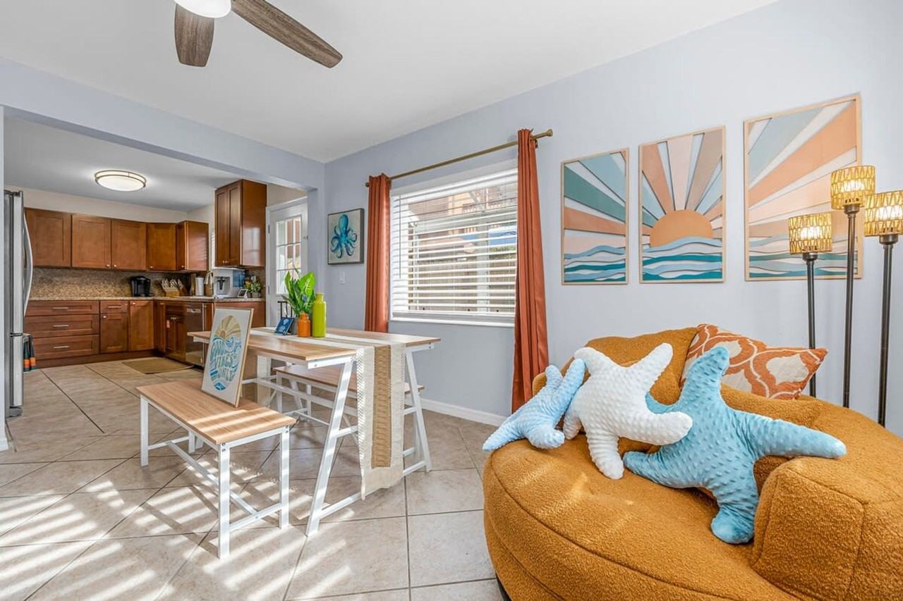 434 N 1st St #1044476P - Photo 2 of 27