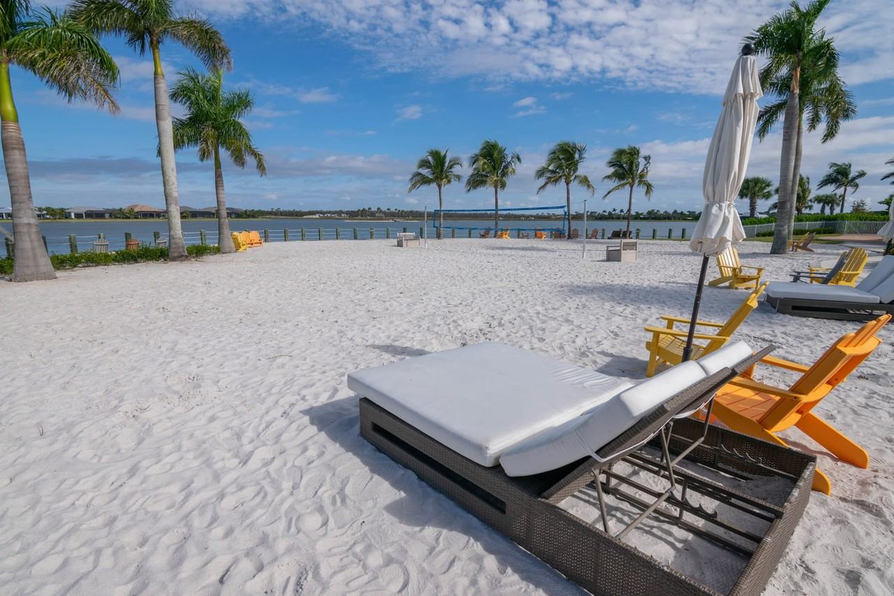 14632 Edgewater Cir #1049696P - Photo 4 of 35