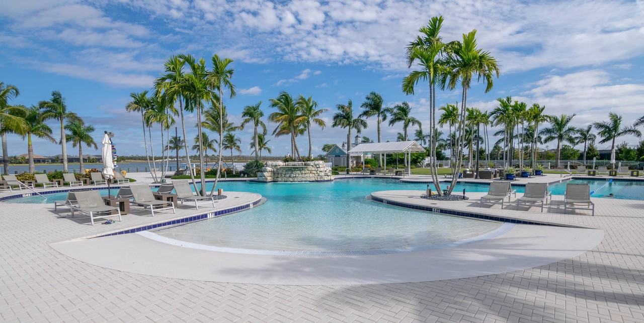 14632 Edgewater Cir #1049696P - Photo 7 of 35