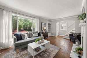 featured image of 150 E 217th St