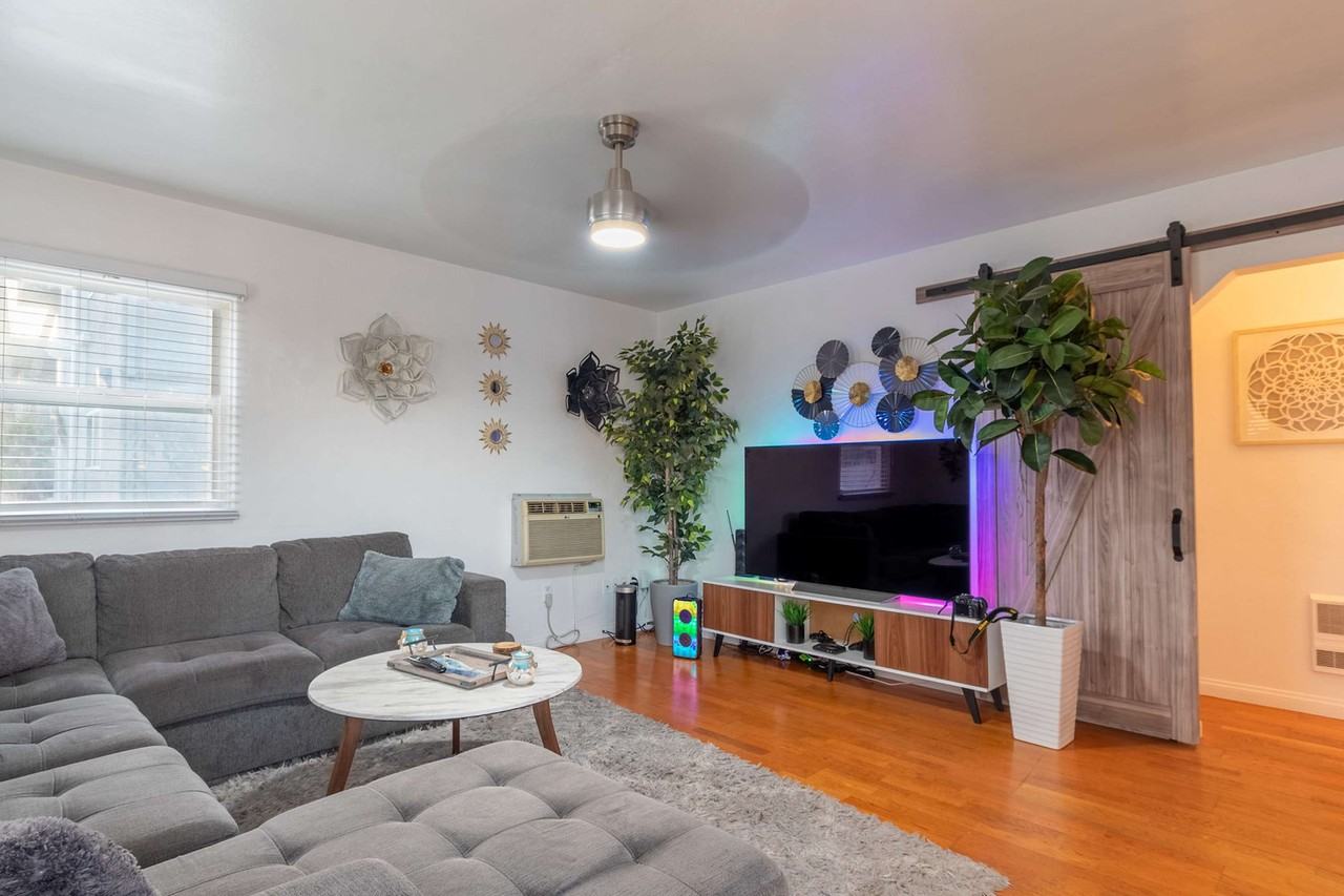 Hornblend St #1062713P - Photo 3 of 50