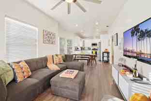 3112 Nimitz Blvd - Photo 1 of 1