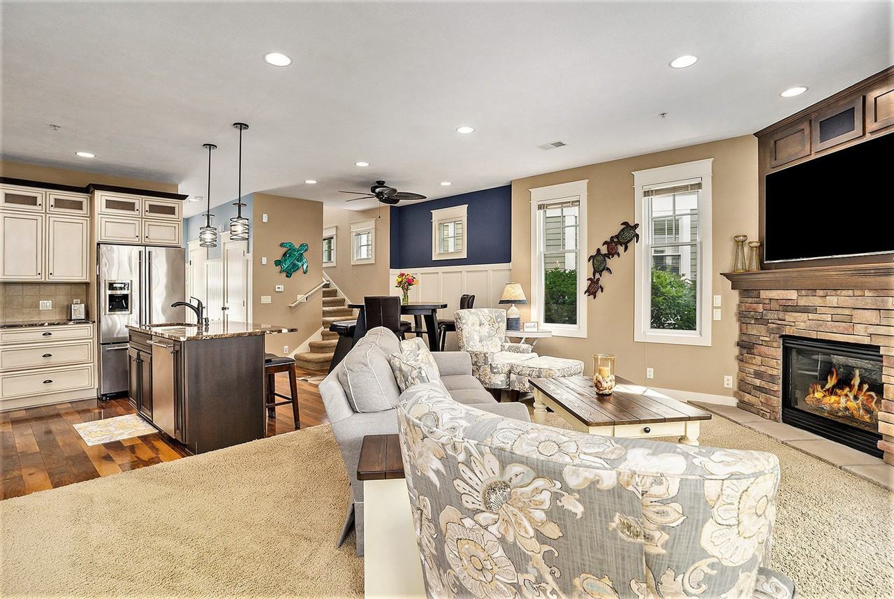 807 Lake St #1073561P - Photo 7 of 50