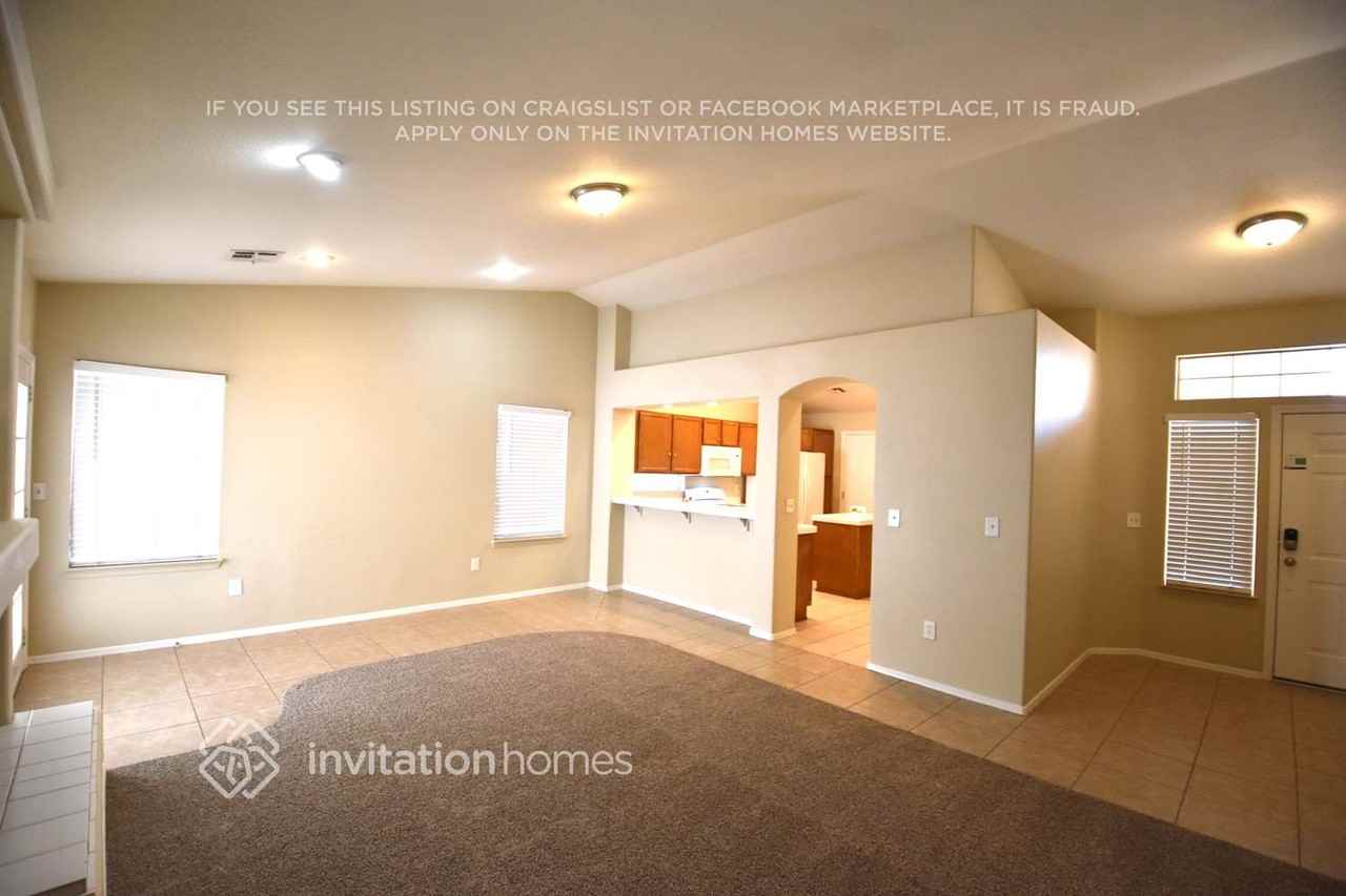 1516 Los Alamos Dr - Photo 3 of 13