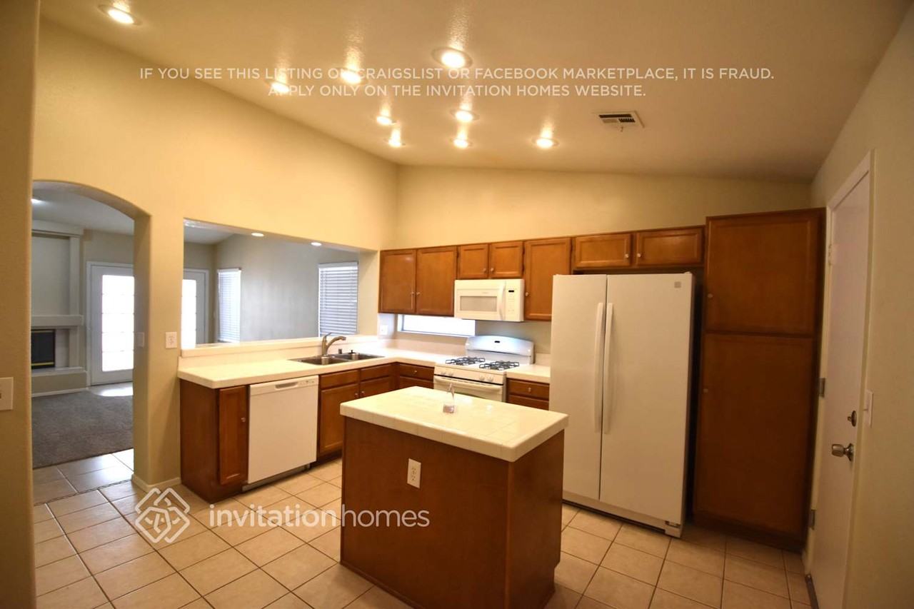 1516 Los Alamos Dr - Photo 4 of 13