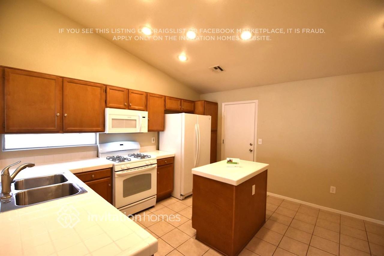1516 Los Alamos Dr - Photo 5 of 13