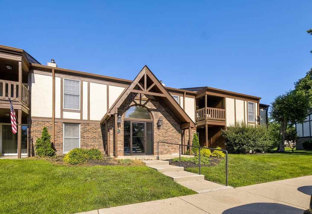 Oakmont - Photo 6 of 27