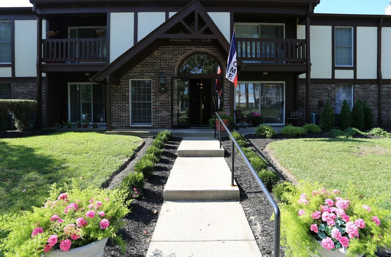 Oakmont - Photo 5 of 27