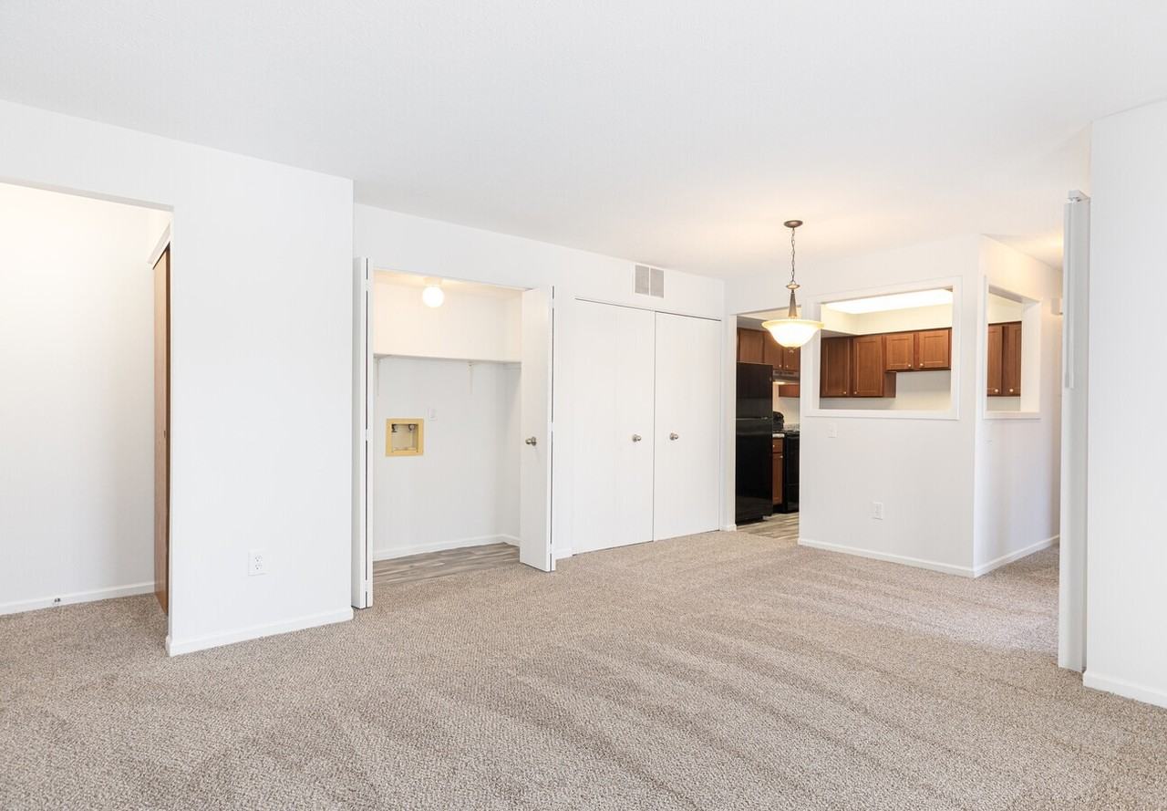 Oakmont - Photo 3 of 27