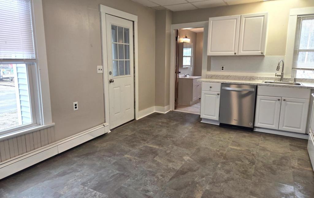 900 Main St Apt 1r - Photo 2 of 8