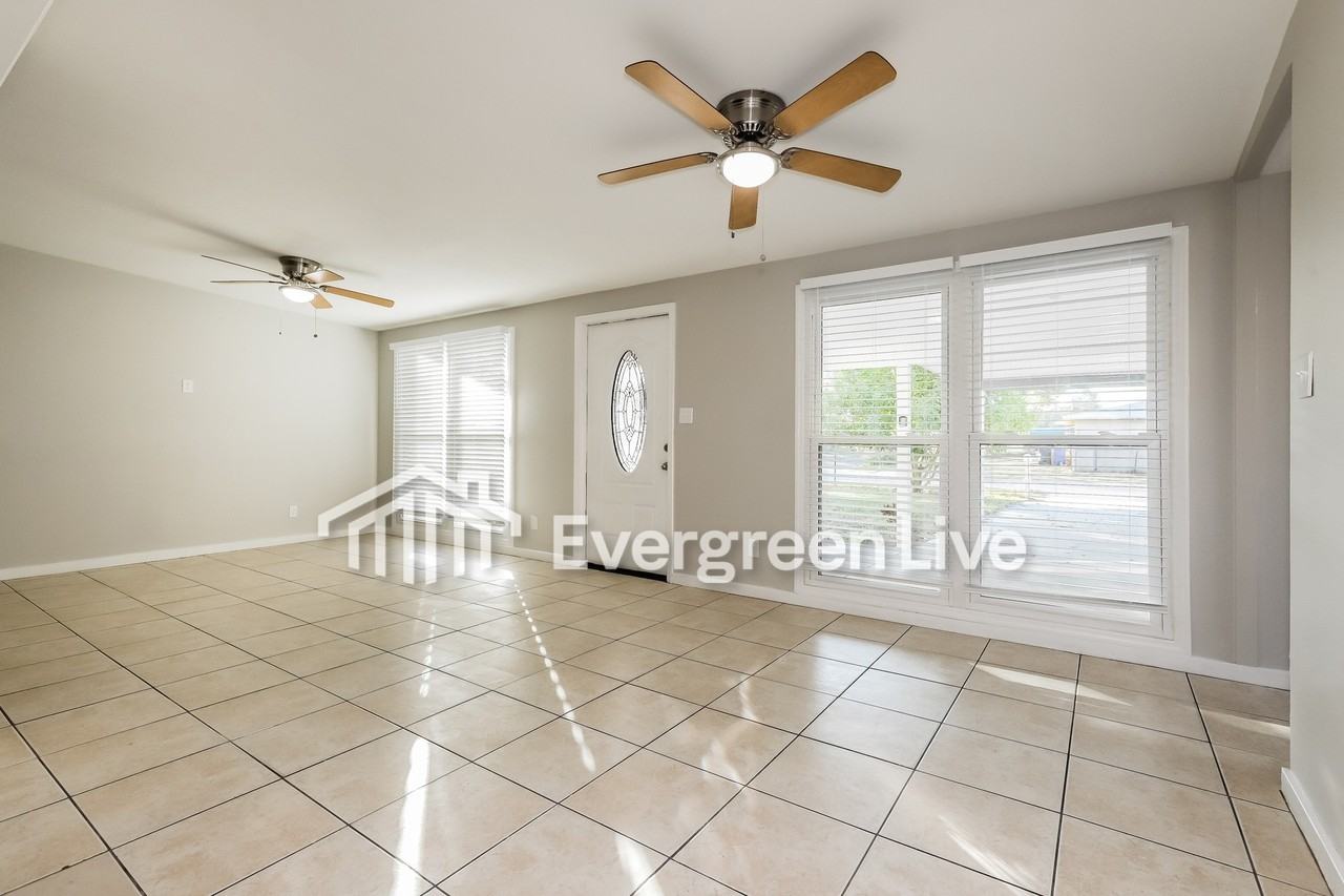 7006 Robindale Rd - Photo 4 of 20
