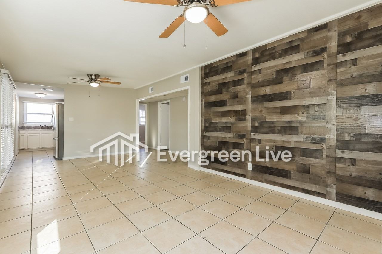 7006 Robindale Rd - Photo 6 of 20