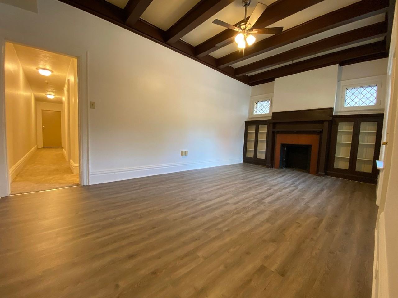 ells - Photo 2 of 38