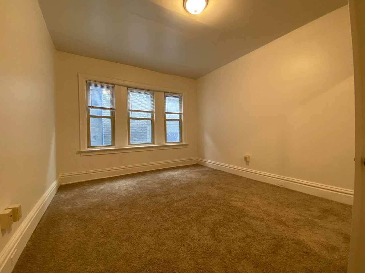 ells - Photo 4 of 38