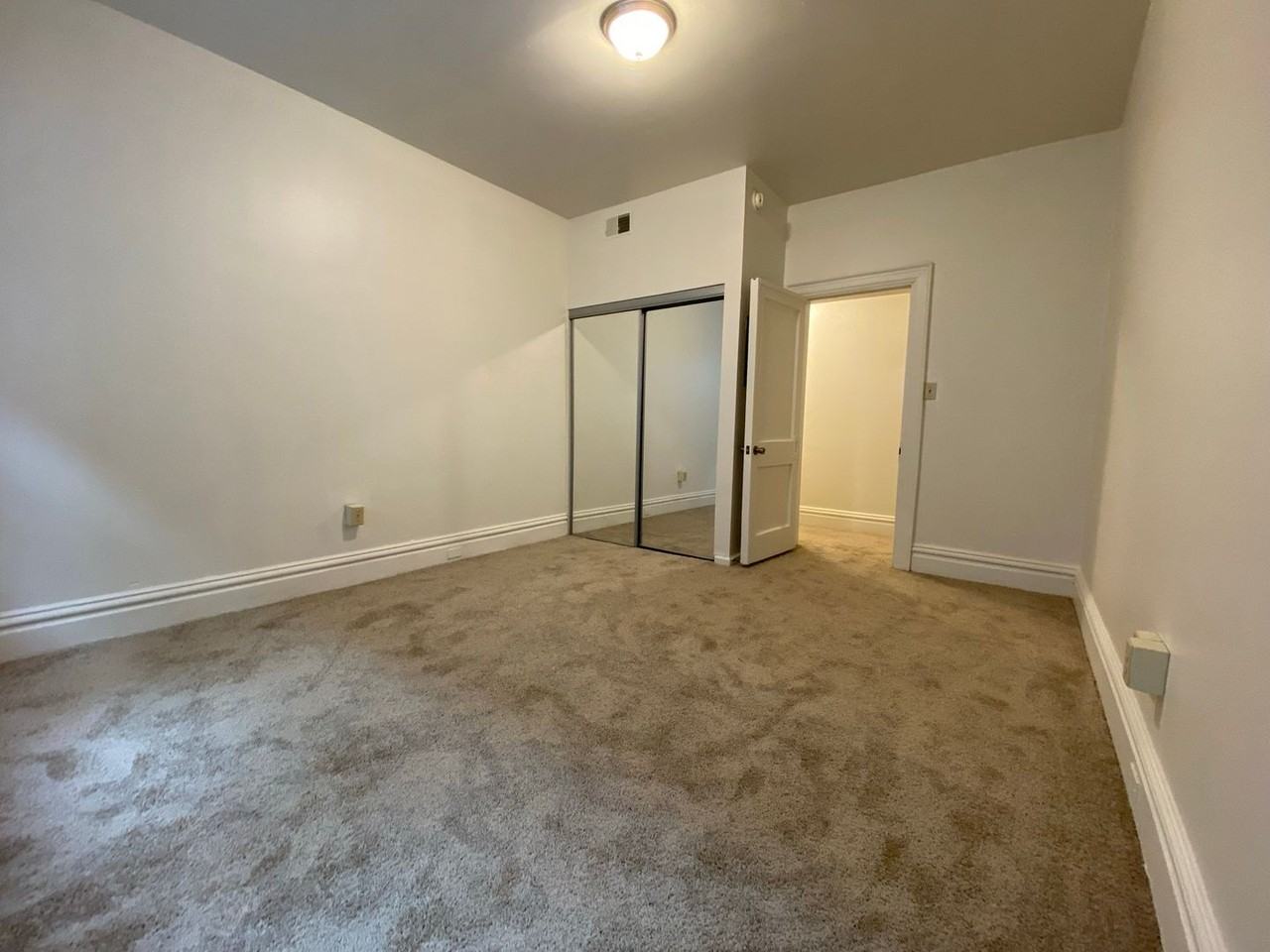 ells - Photo 5 of 38