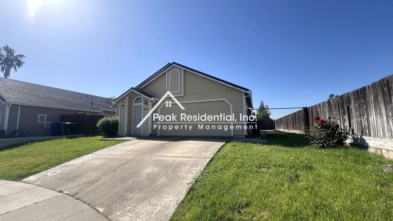 8274 Golden Park Ct - Photo 2 of 24