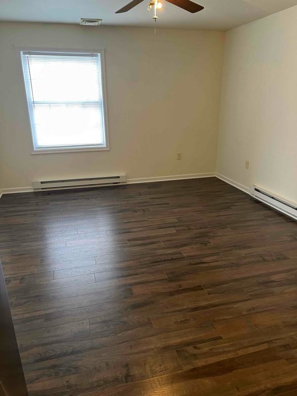 404 N Enola Dr #404B - Photo 3 of 6