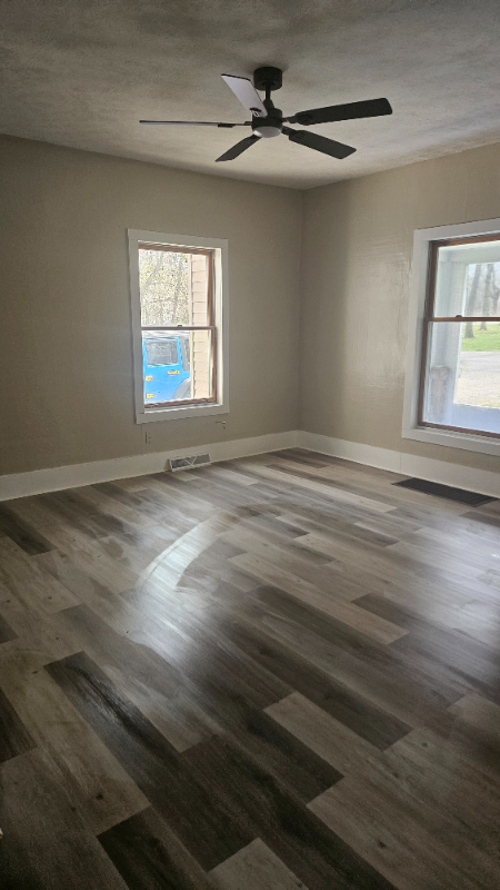 47900 Middle Ridge Rd - Photo 3 of 19