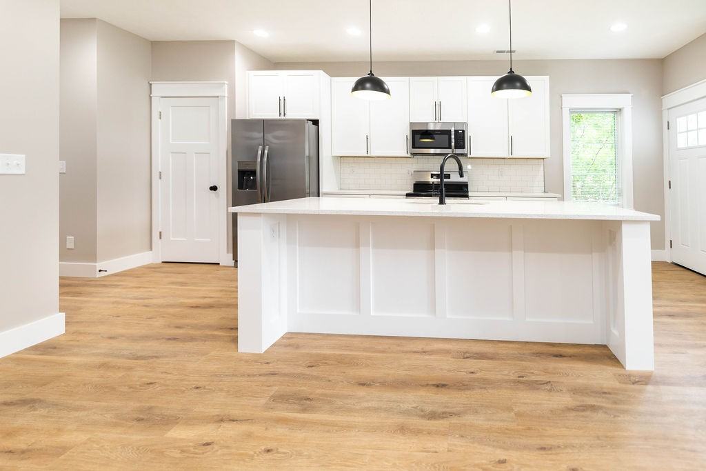 1212 N Woodburn Ave #1 - Photo 2 of 21