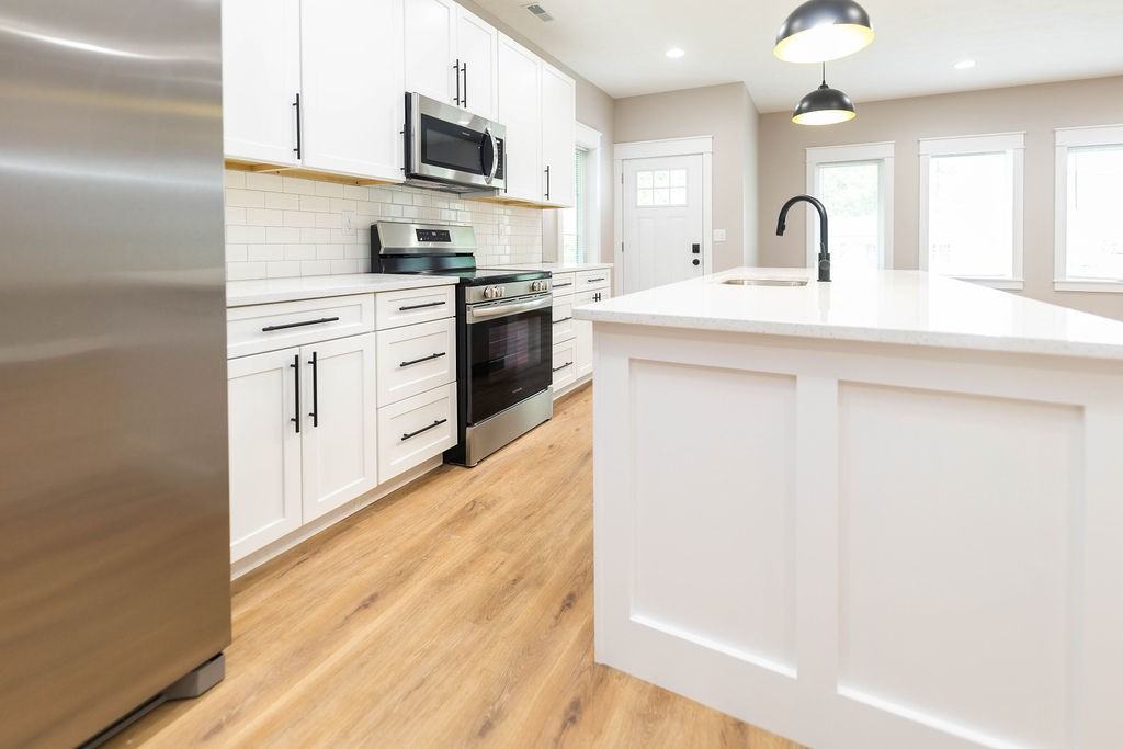 1212 N Woodburn Ave #1 - Photo 3 of 21