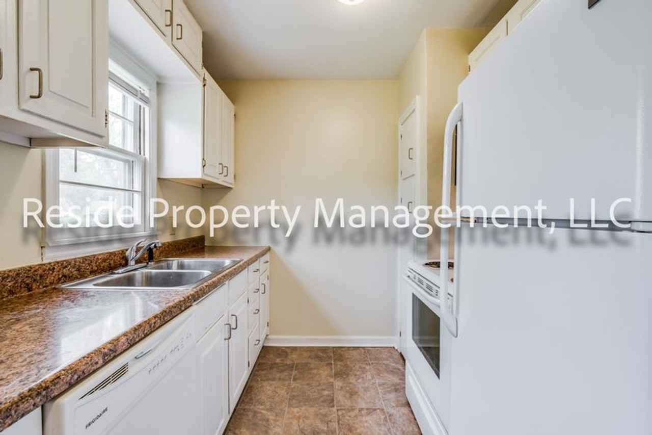 4618 E Pawnee Ave - Photo 2 of 10