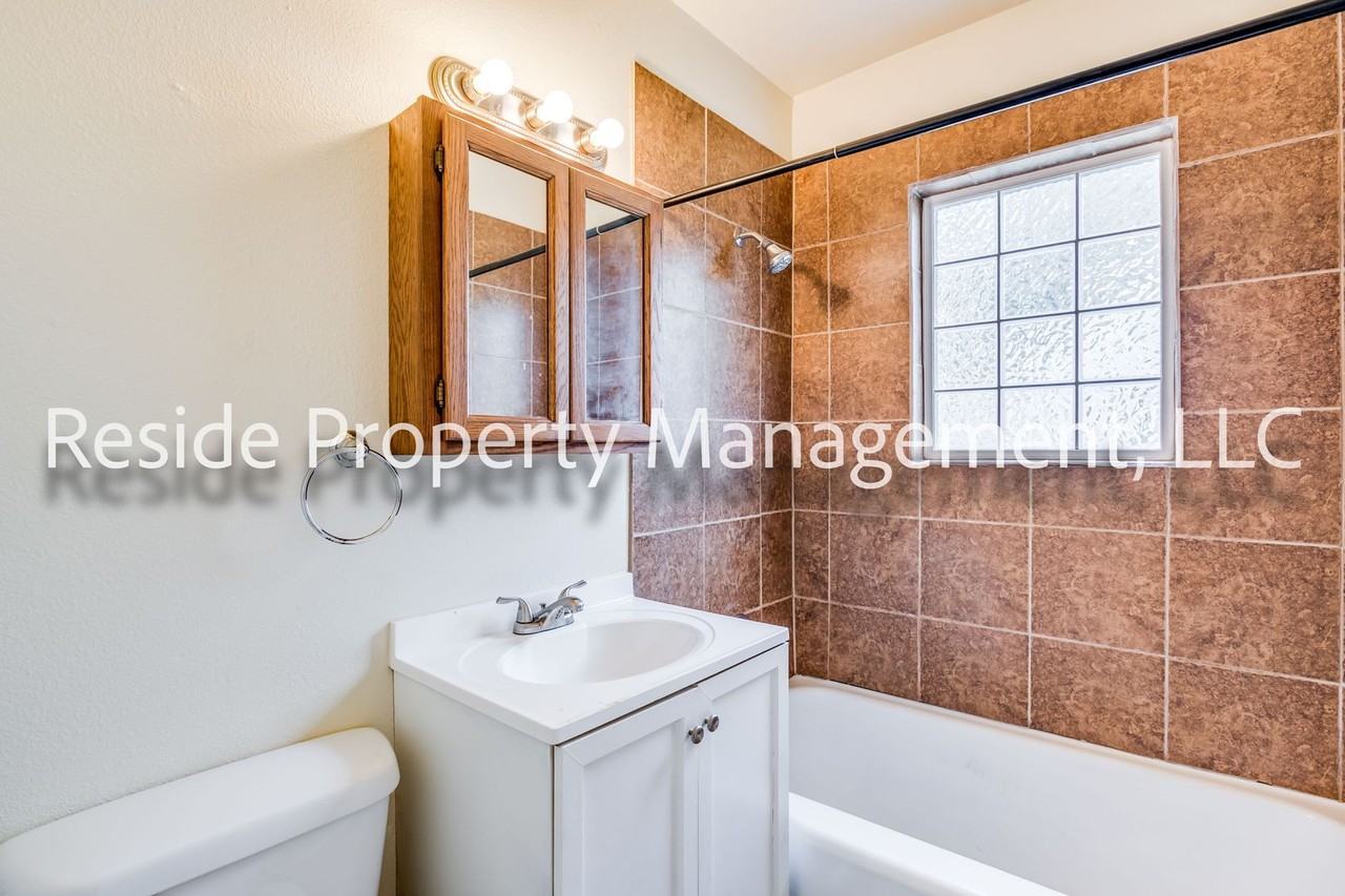 4618 E Pawnee Ave - Photo 7 of 10