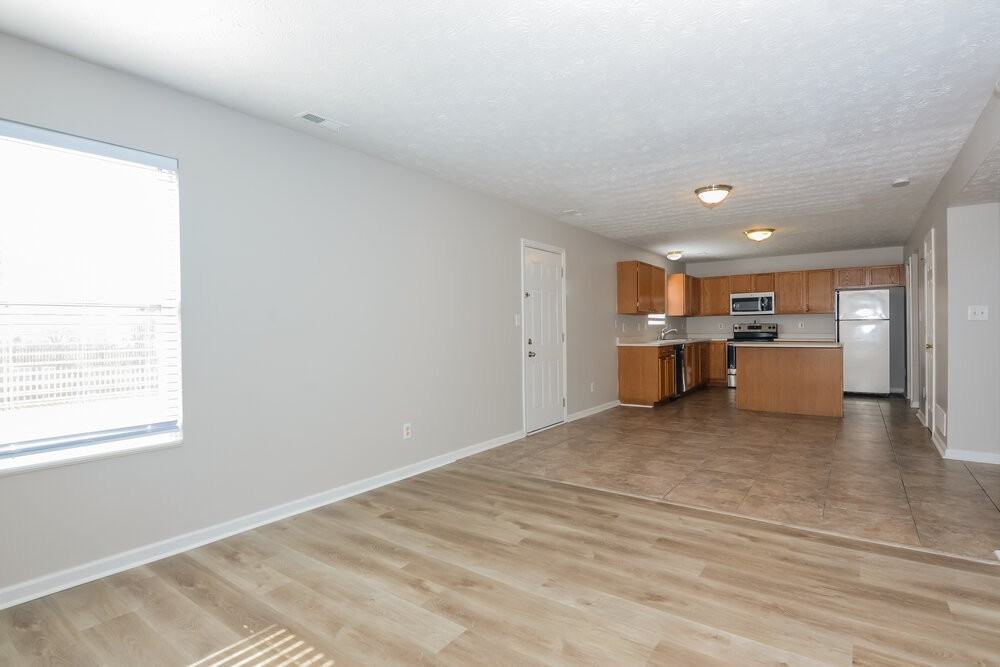 5925 Copeland Mills Dr - Photo 7 of 17